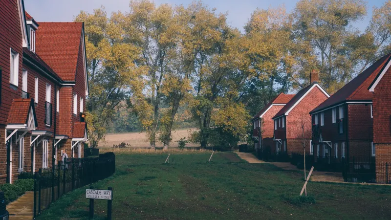 When the Economy Falters, the Lane Holds: How Secluded Addresses Become Financial Safe Havens