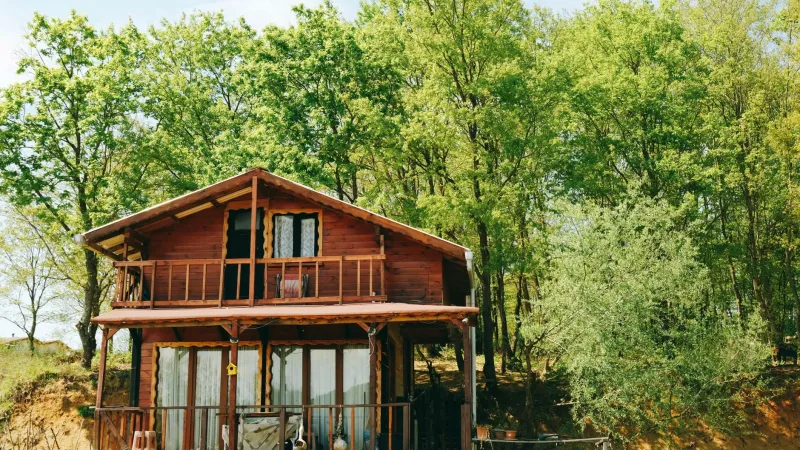 Trading Traffic Jams for Tree Lines: Real Families on the Leap to Lane Living